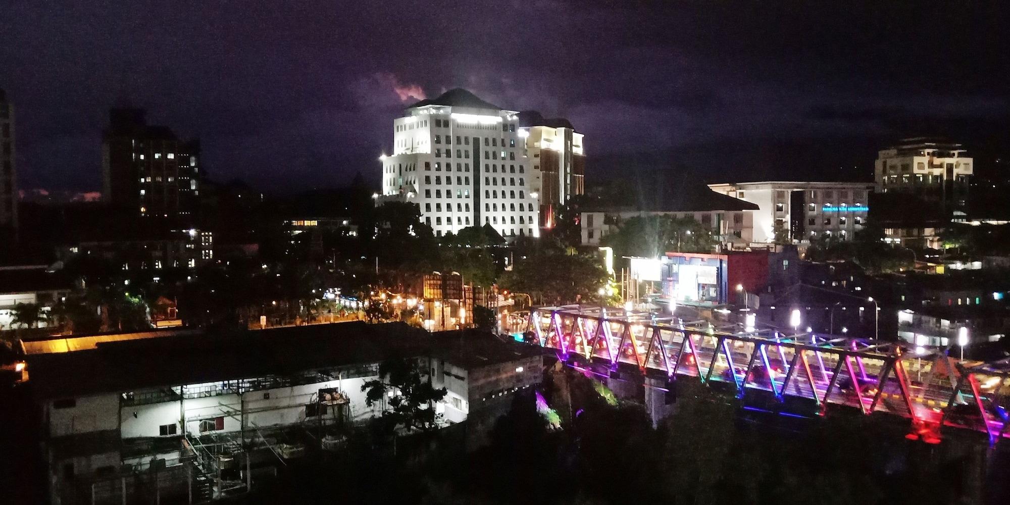 Everyday Smart Hotel - Malang Buitenkant foto