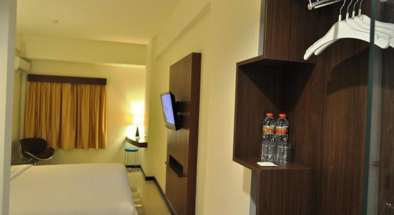 Everyday Smart Hotel - Malang Buitenkant foto
