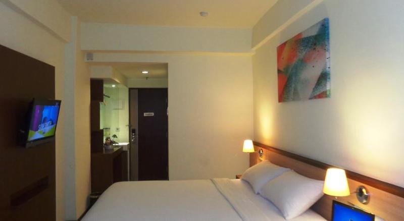 Everyday Smart Hotel - Malang Buitenkant foto
