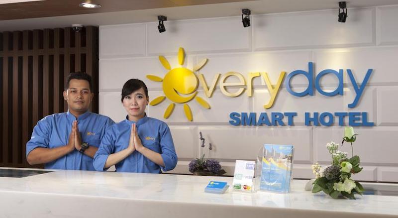 Everyday Smart Hotel - Malang Buitenkant foto