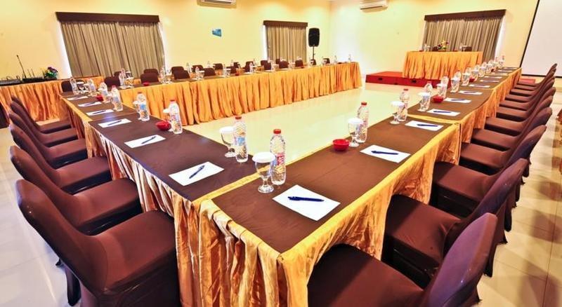 Everyday Smart Hotel - Malang Buitenkant foto