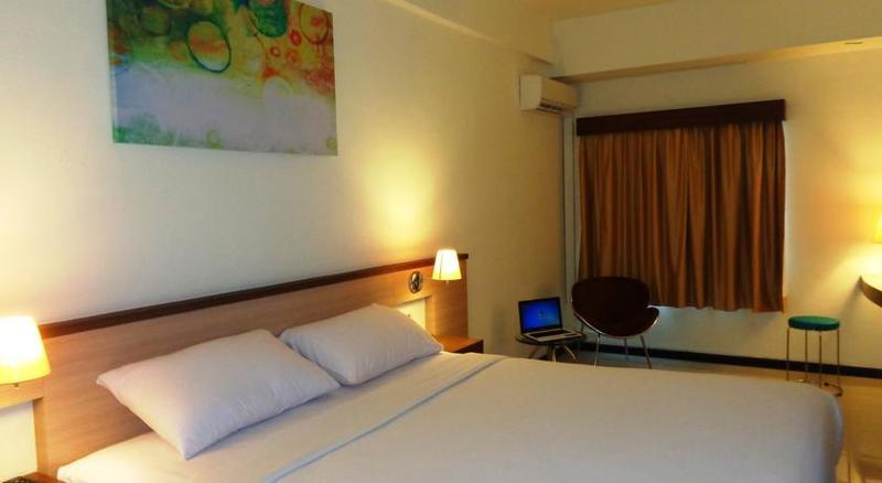 Everyday Smart Hotel - Malang Buitenkant foto