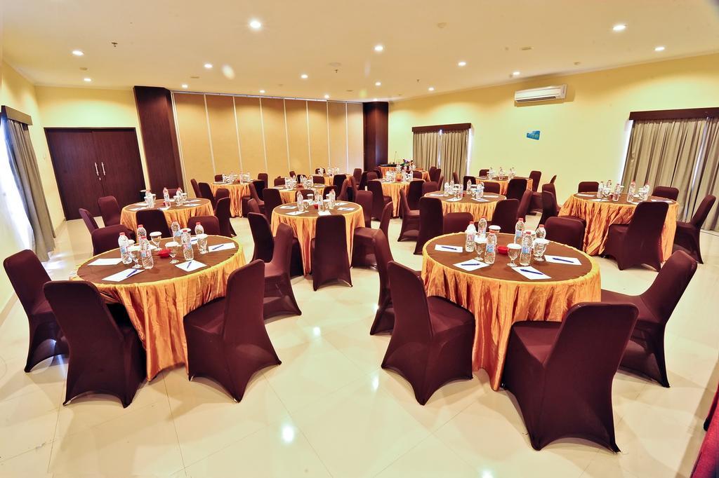 Everyday Smart Hotel - Malang Buitenkant foto