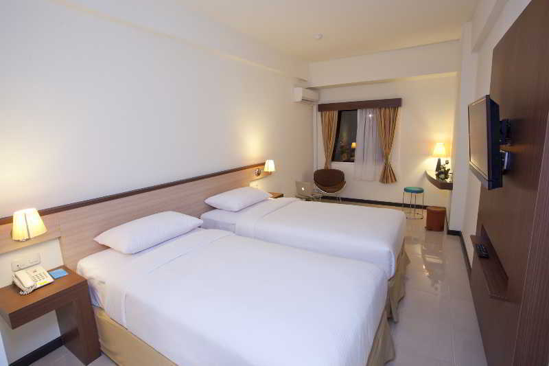 Everyday Smart Hotel - Malang Buitenkant foto