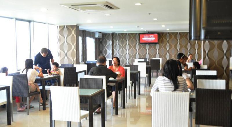 Everyday Smart Hotel - Malang Buitenkant foto