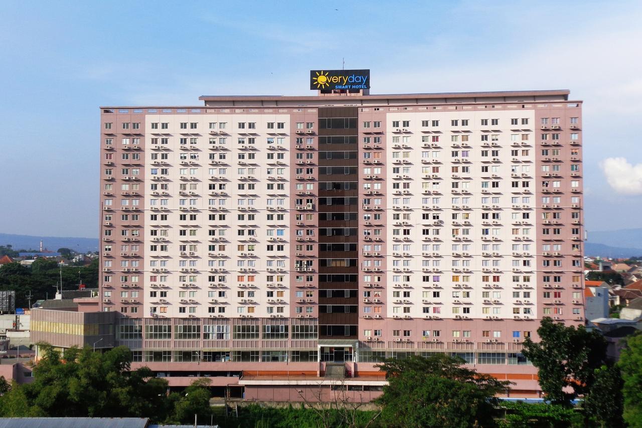 Everyday Smart Hotel - Malang Buitenkant foto