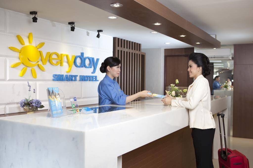 Everyday Smart Hotel - Malang Buitenkant foto