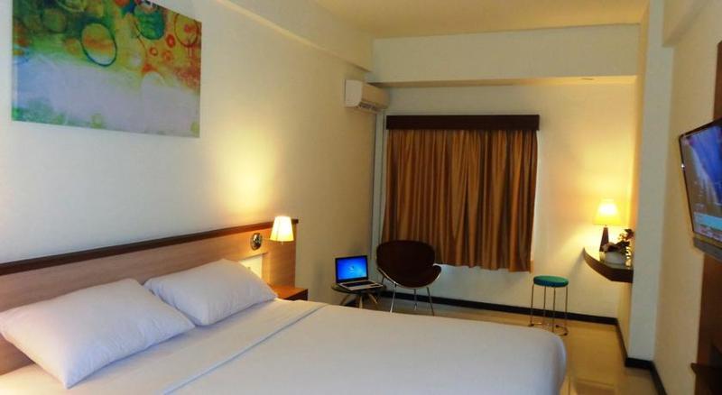 Everyday Smart Hotel - Malang Buitenkant foto